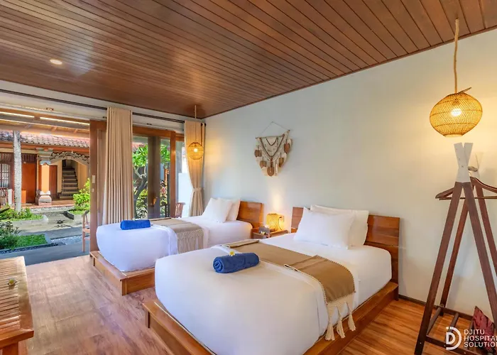 Paradise Palm And Dive Center 4* トゥランベン