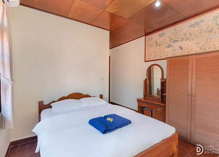 Paradise Palm And Dive Center 4* トゥランベン
