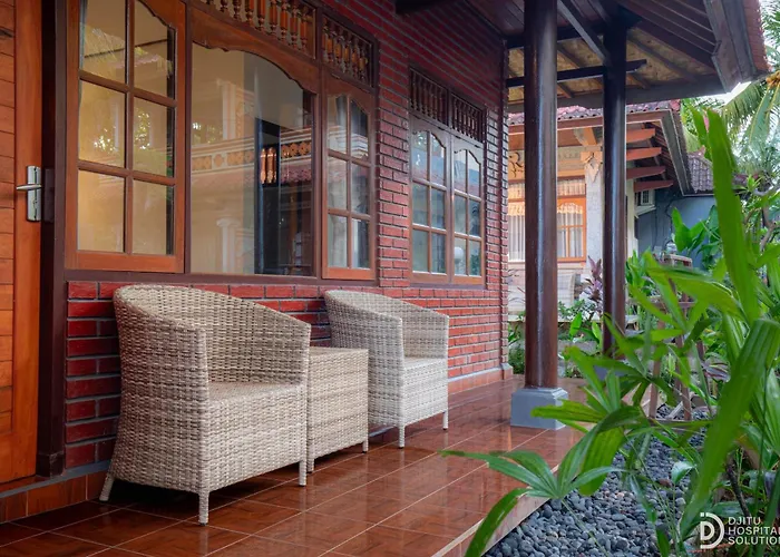 Paradise Palm And Dive Center 4* トゥランベン