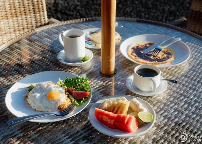 Paradise Palm And Dive Center 4* トゥランベン