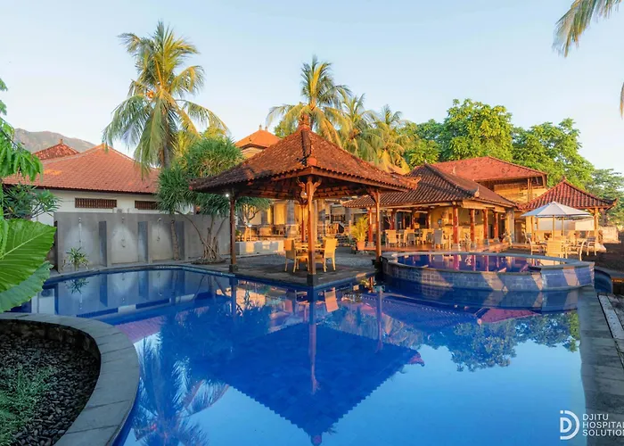 Paradise Palm And Dive Center