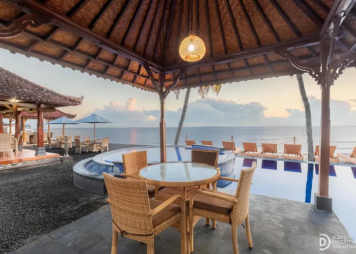 Paradise Palm And Dive Center ホリデーパーク トゥランベン