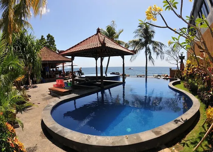Paradise Palm And Dive Center 4* トゥランベン