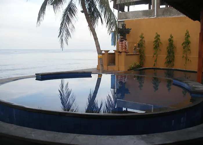 Paradise Palm And Dive Center 4* トゥランベン